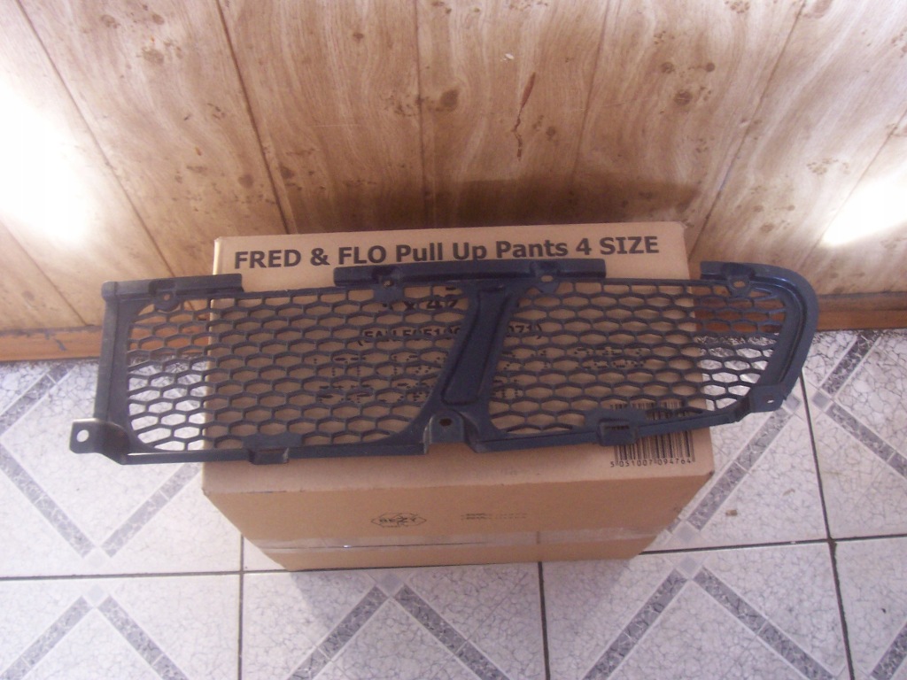 Купити Hyundai решітка бампера передній