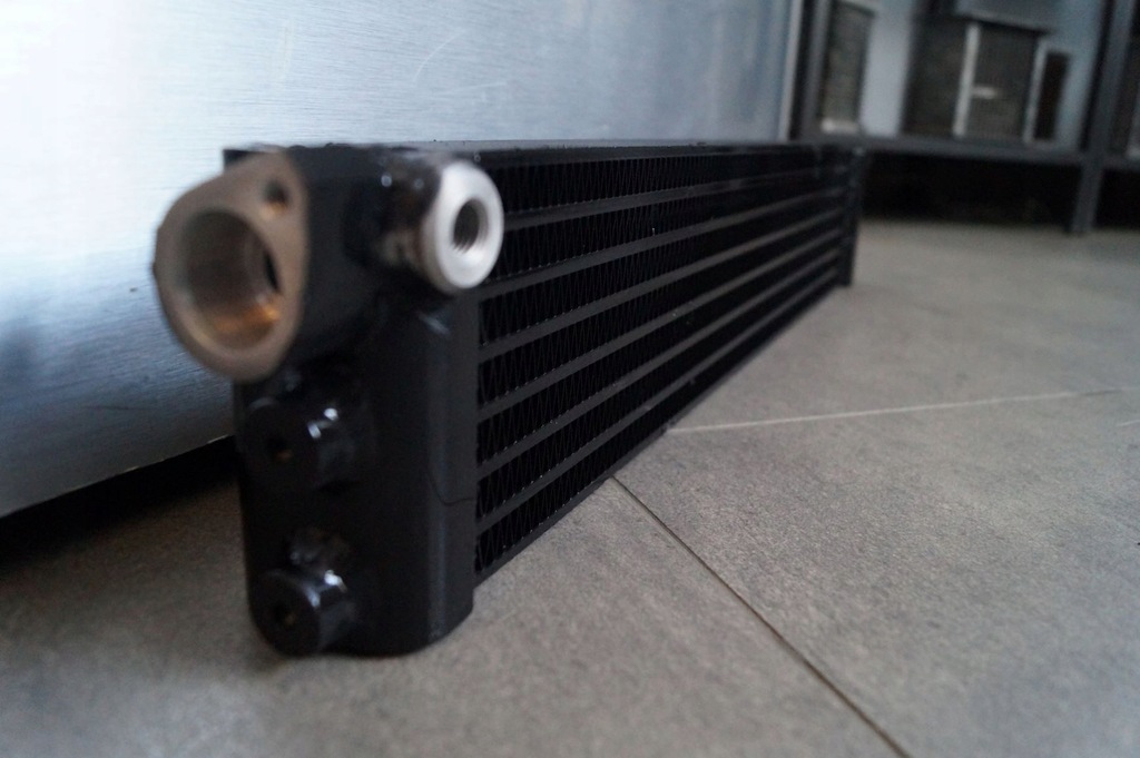 фото №5, Радіатор оливи mercedes w204 cls amg