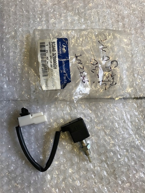 фото №1, Hyundai accent i30 07-11 датчик стоп