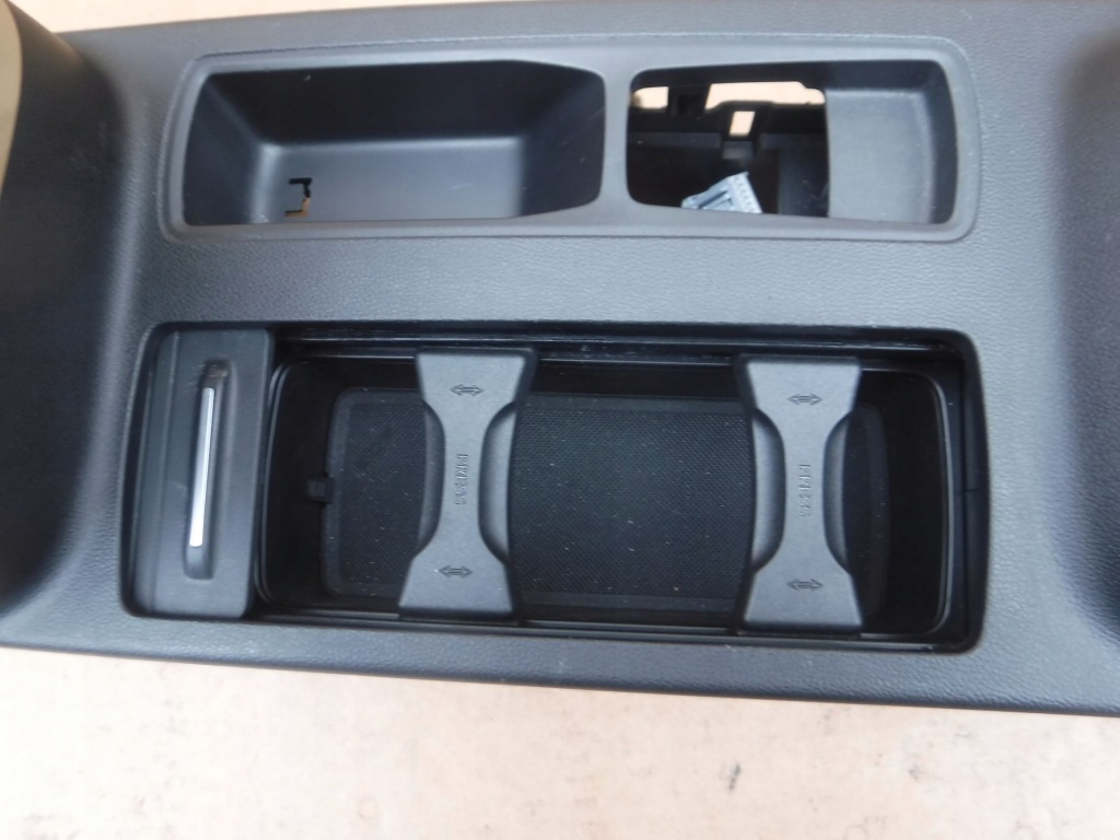 Підлокітник ford focus mk4 в Україні