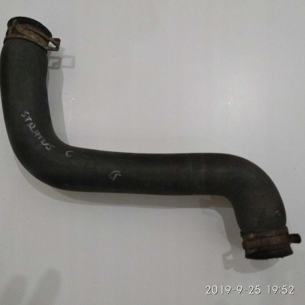 Chrysler stratus 95-00r 2.5 пабтрубок  радиатора длинный -низ с Разборки