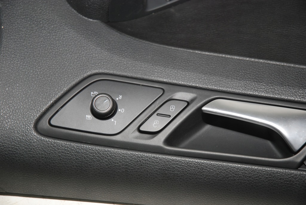 фото №11, Vw jetta 5c fl сидіння шкіра обшивки підлокітник