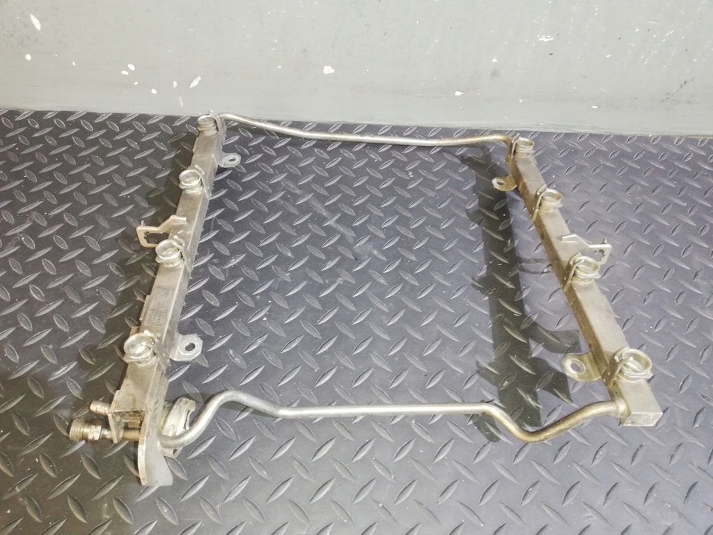 фото №7, Молдинг упорскування audi a6 c5 4.2 ars 077133681l