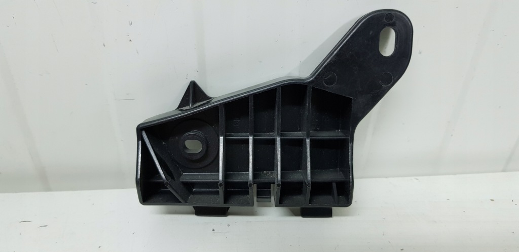 фото №1, Lexus rx 03-08 напрямна бампер задня кронштейн лампи лівий