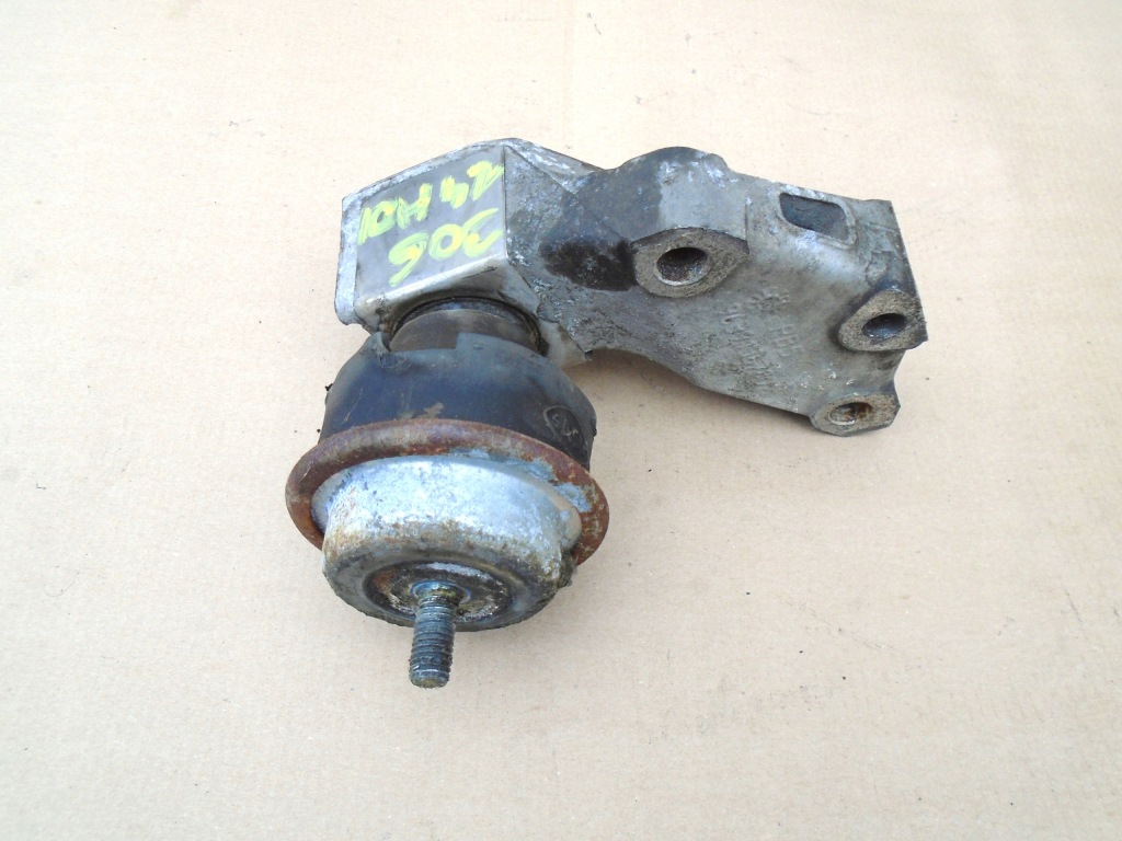 фото №1, Peugeot 206 1.4 hdi кронштейн подушка двигуна