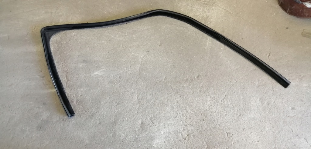 фото №1, Mitsubishi colt 09-12 прокладка дверь правый перед