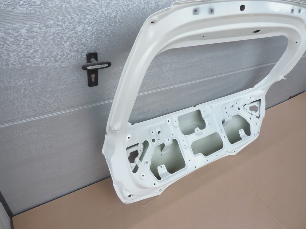 фото №8, Kia stonic 2017 2018 2019 задняя крышка багажника