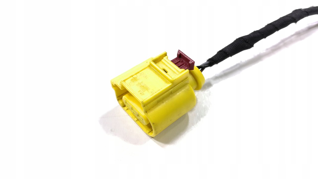 фото №1, Audi vw skoda seat штекер колодка 8v0973703