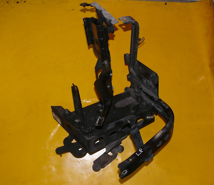 фото №1, Audi оригінальний номер 4d0821137am підсилювач передній