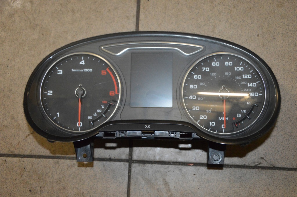 фото №1, Audi a3 8v счетчик 2.0tdi 8v0920971e