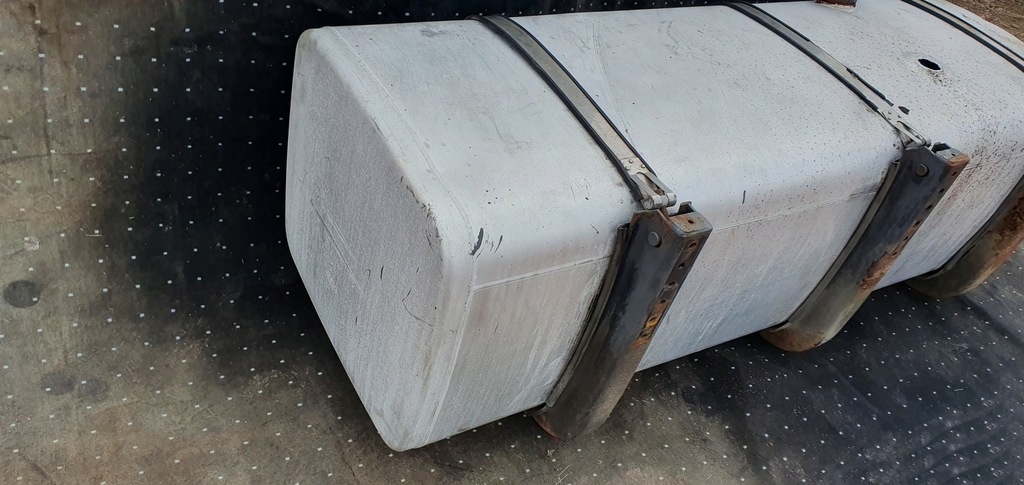 фото №8, Бак топлива iveco 760l kompletny