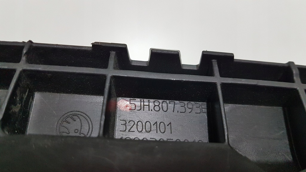 фото №5, Напрямна бампера l задня skoda rapid toledo 5jh807393