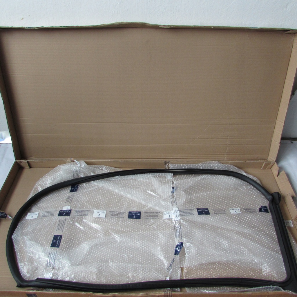 фото №1, Maserati levante прокладка двері правий przód-nowa