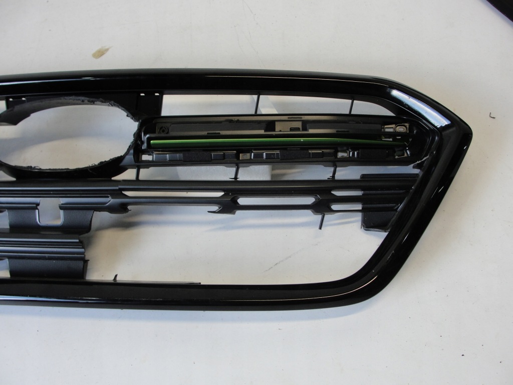 фото №4, Молдинг решітка радіатора ліва subaru legancy outback