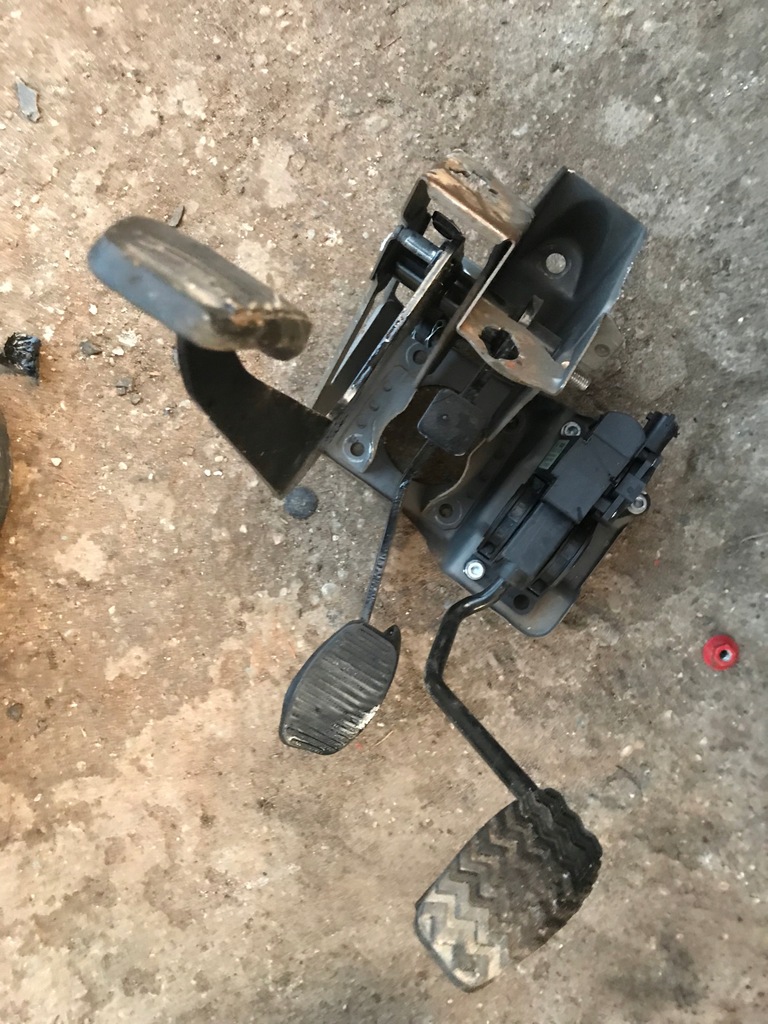 фото №1, Педалі chamulca зчеплення 1,4 8v albea 2007r lift strada