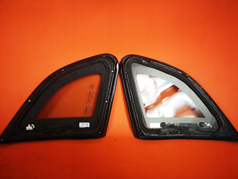 фото №8, Volvo v40 скло кузовна права чорний блиск cc