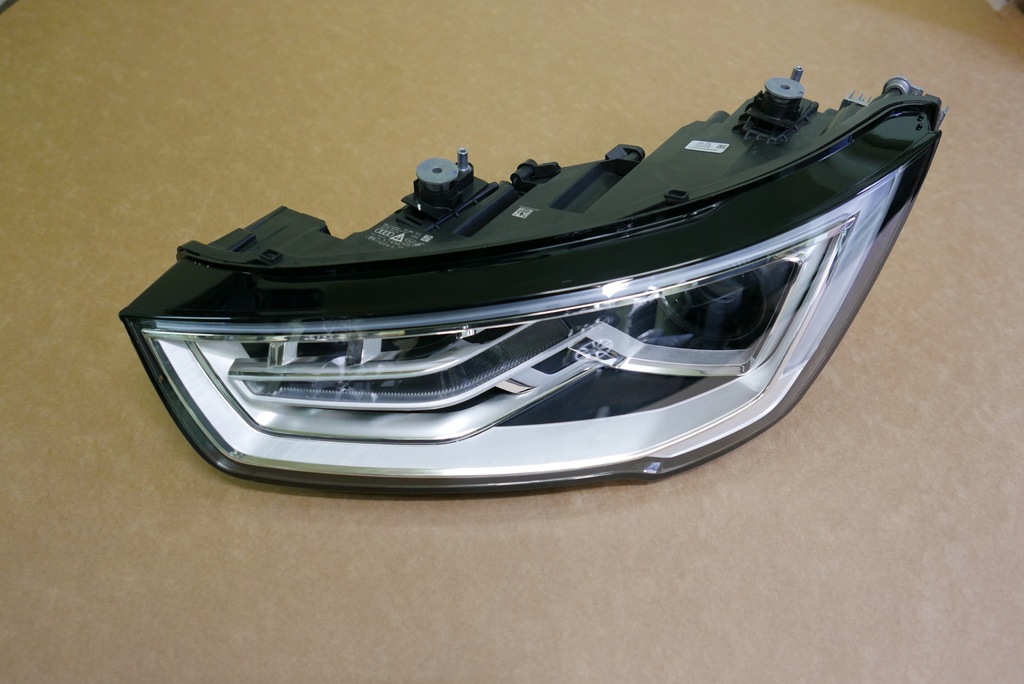 фото №1, Audi a1 лампа ксенон led ліва 8xa941005