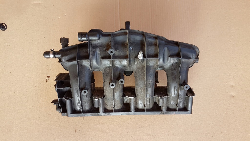 фото №1, Audi a4 vw 2.0 tfsi коллектор всасывающий 06f133201p