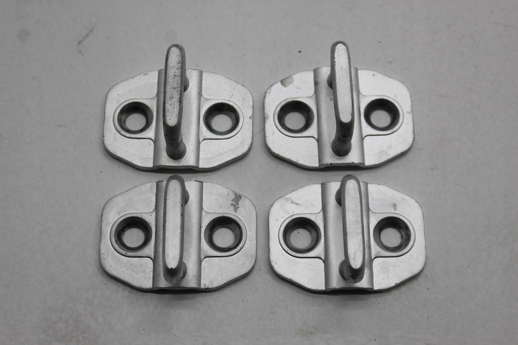 фото №1, Infiniti q30 засувка двері 11000049b