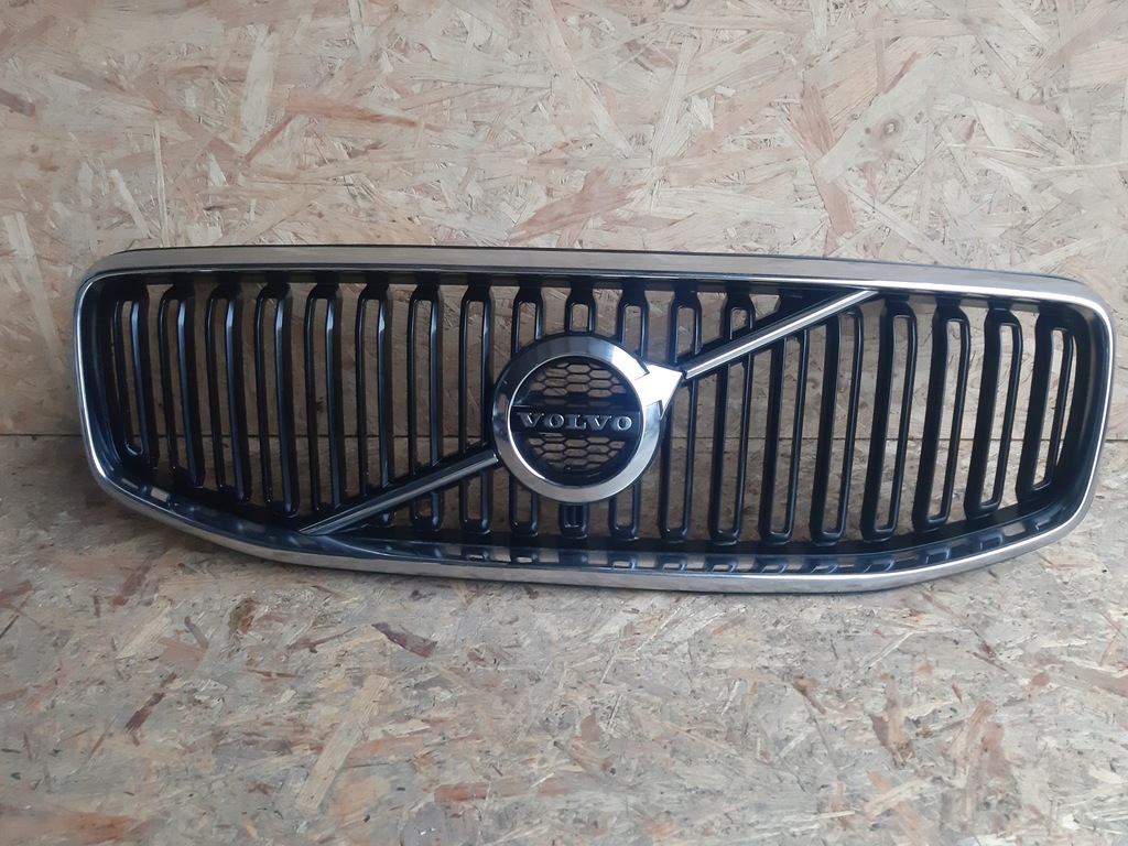 фото №1, Решітка радіатора решітка радіатора volvo xc60 ii 2018- 31425533