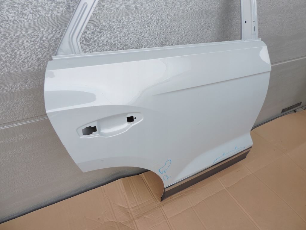 фото №2, Vw t-roc 2ga 2017 2018 2019 правое задние дверь