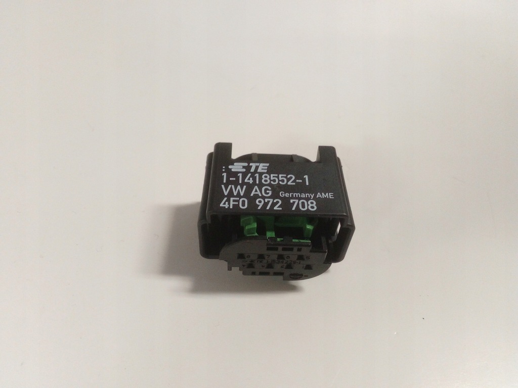 фото №13, Колодка штекер радара distronic 4f0972708 vag