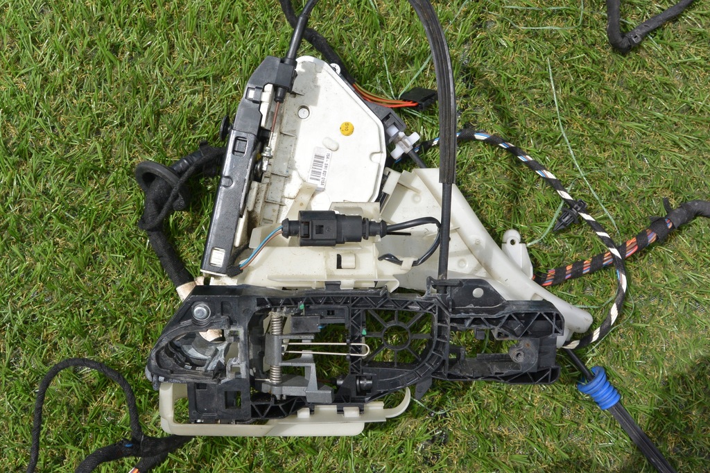 фото №12, Замок двері insta лівий правий задня vw passat cc lift