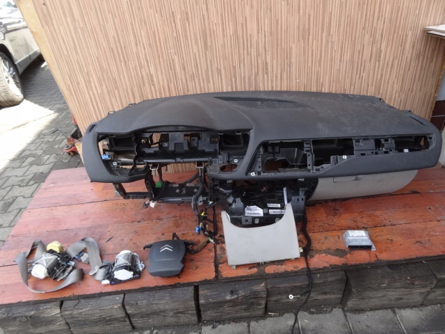 фото №1, Citroen c5 iii 2010 air bag приборная панель подушки безопасности ремни eu