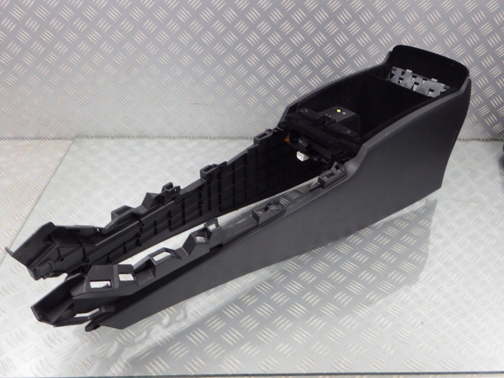 фото №1, Бардачок туннель port usb sd aux infiniti q50 lift