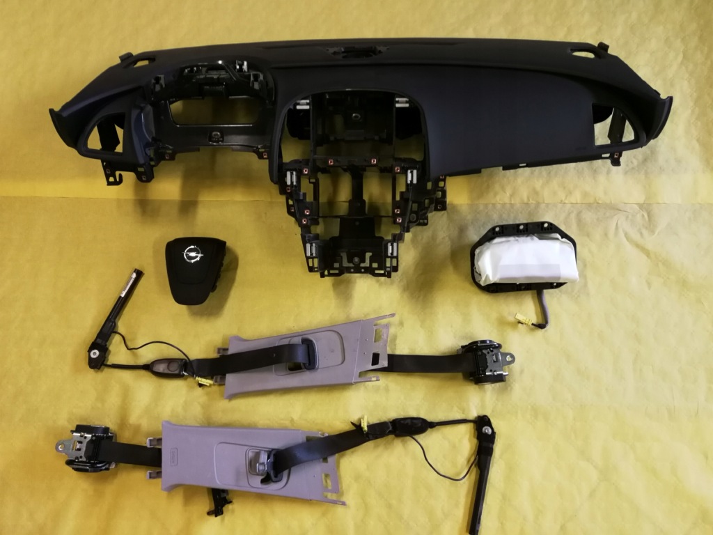 фото №1, Консоль приборная панель opel astra j iv 4 подушки безопасности подушка безопасности