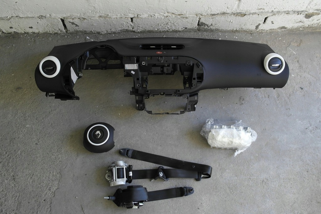 фото №1, Renault twingo iii 3 панель приладів консоль панель приладів pulpit полиця pas ремені