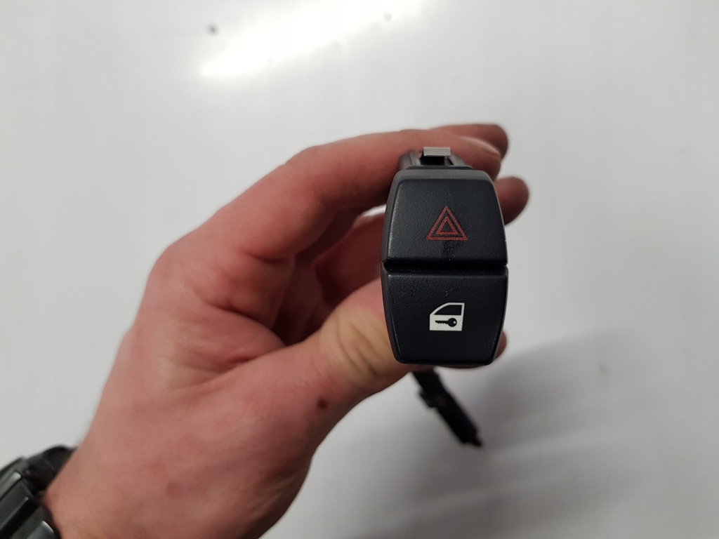 фото №1, Bmw 5 f10 f11 кнопка света аварийных 9161896