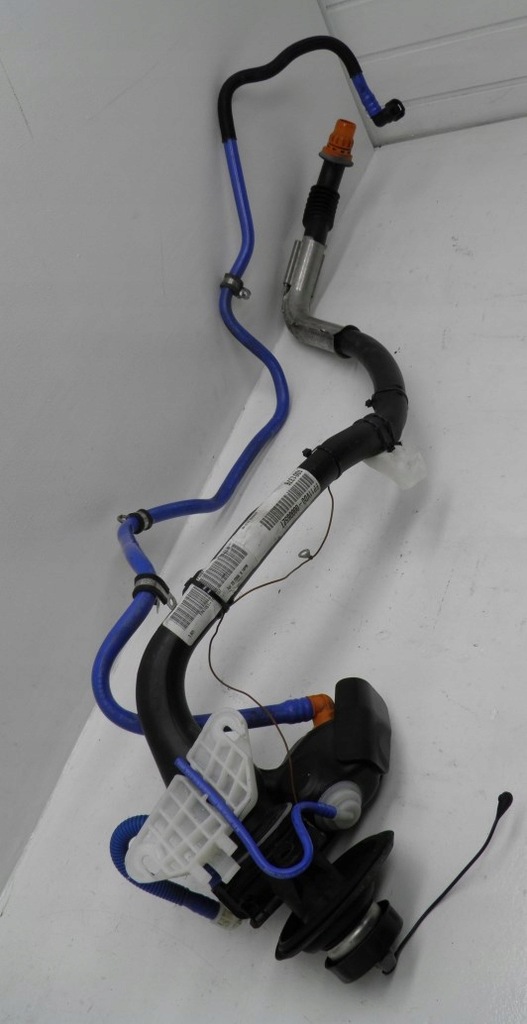 фото №4, Заливная горловина топлива mercedes r-kl w251 3.0 cdi a2514710023