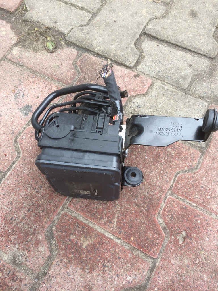 фото №1, Volvo v40 19r насос abs p31423315