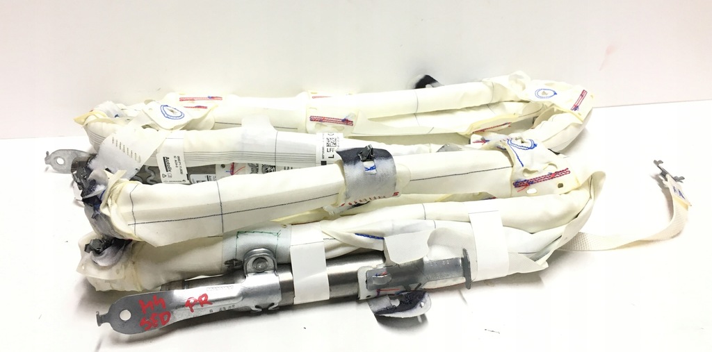 фото №1, Права шторка безпеки подушка безпеки 985p01012r renault megane iv sedan grandcoupe