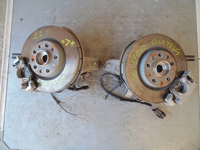 фото №2, Поворотний кулак права ліва задня alfa romeo stelvio 2.2d