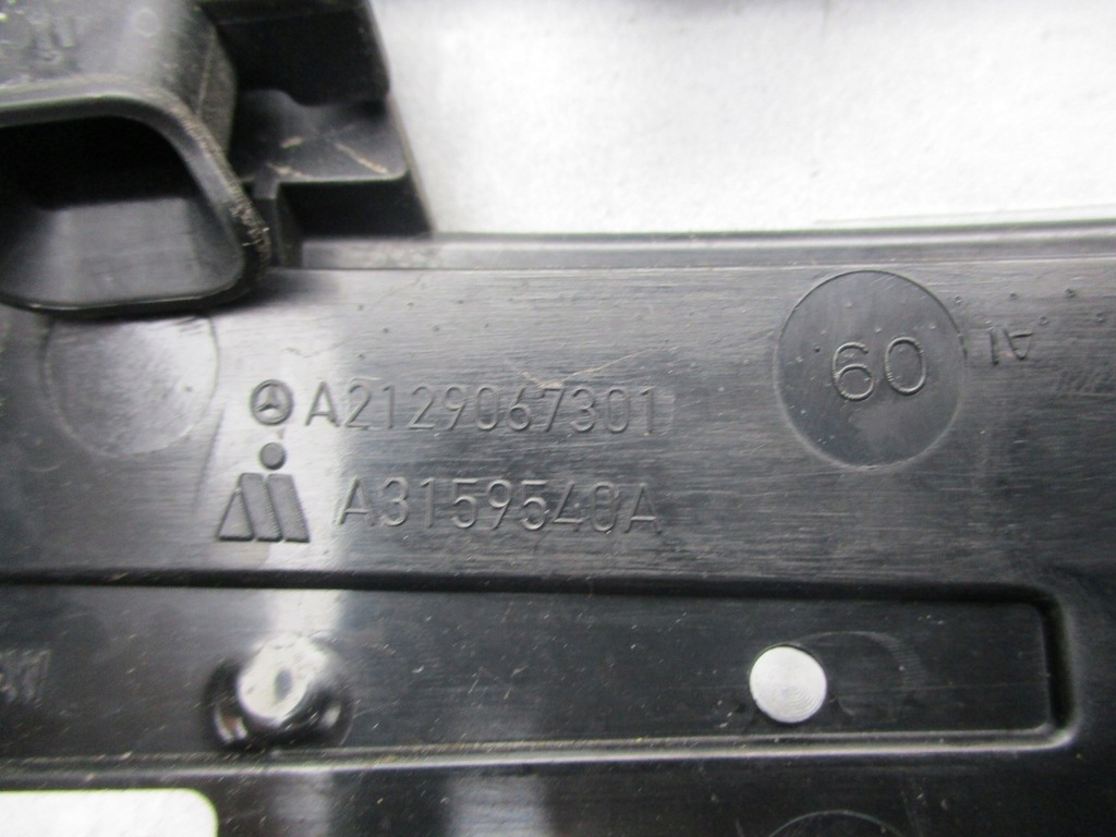 фото №5, Mercedes e-klasa w212 корпус поворотник правый