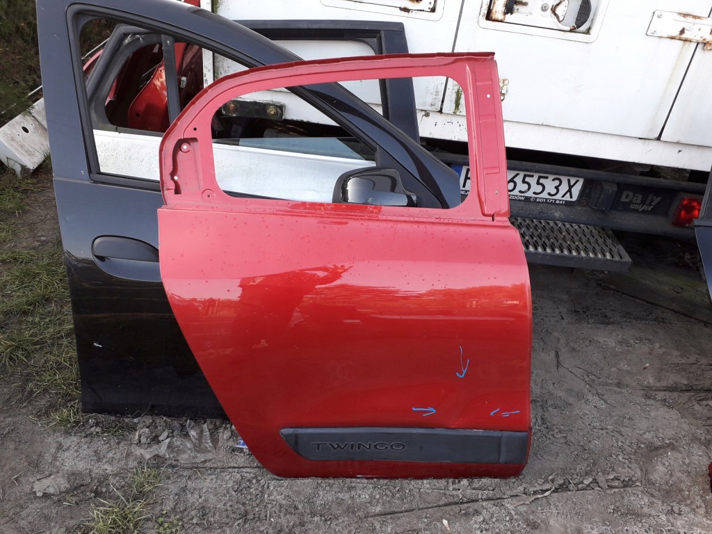 Купити Двері праве задні renault twingo 3 iii 14-