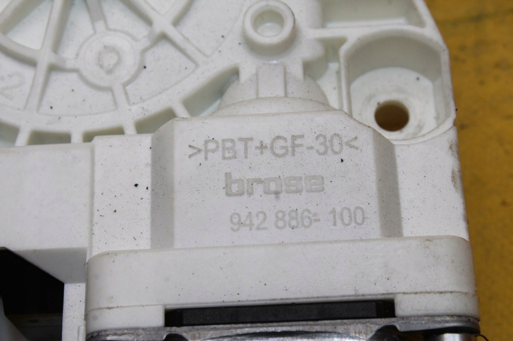 Моторчик стекло правый перед a6 c7 sedan 8k0959802b Киев