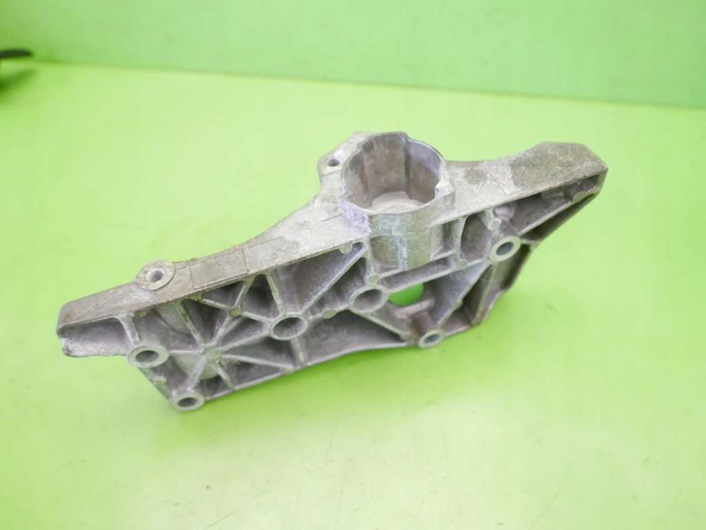фото №7, Кронштейн генератора 036145169g vw polo v 6r 1.4 16v