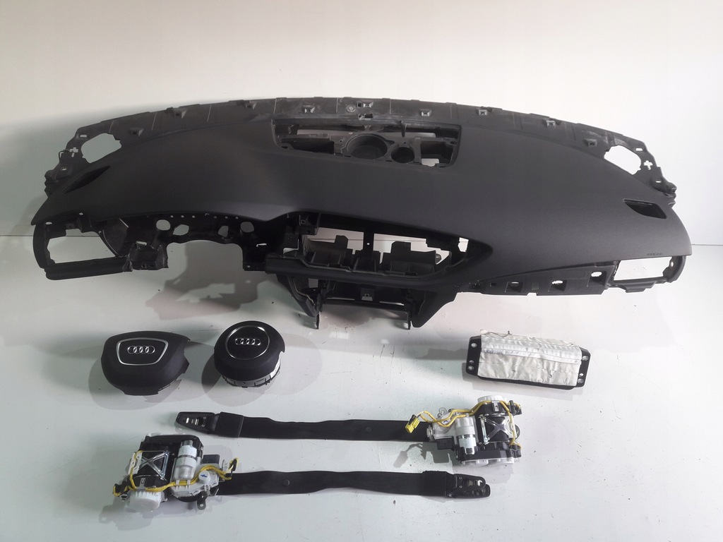 фото №1, Audi a7 приборная панель консоль подушка безопасности подушки безопасности ремни