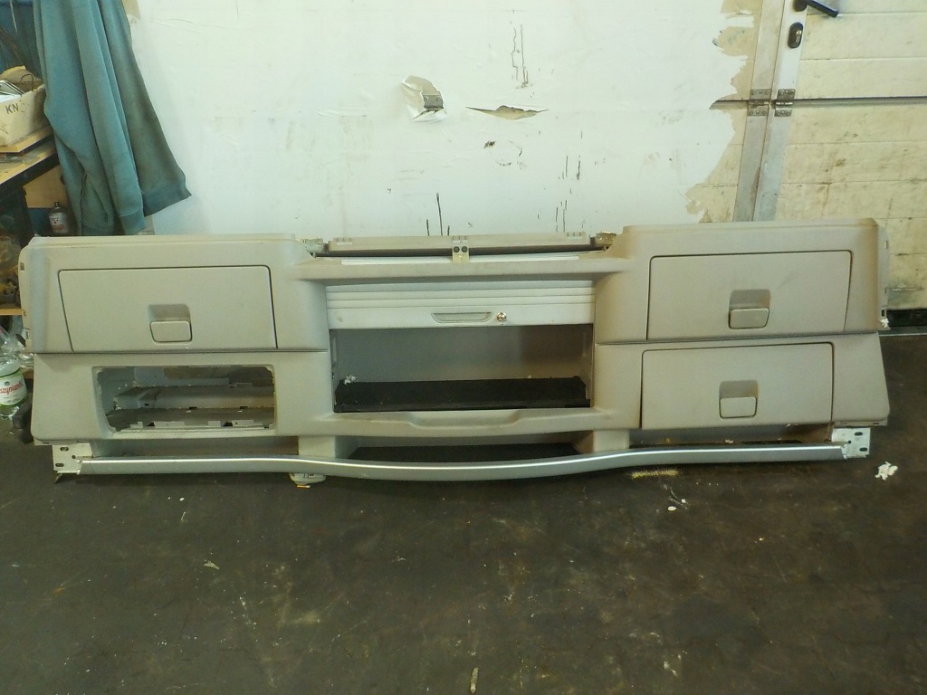 Купить Полка бардачок кабины renault magnum dxi lift vega