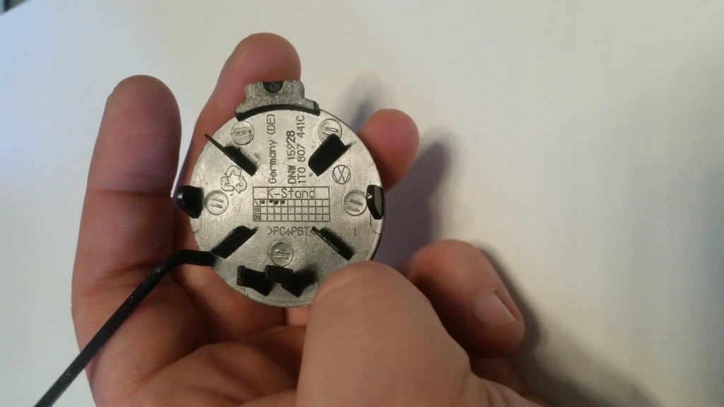 фото №2, Touran lift заглушка фаркоп коричневая задняя 1t0807441c