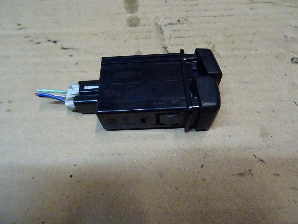 фото №2, Daihatsu rocky перемикач двірники задня 92r