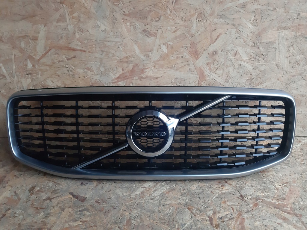 фото №1, Volvo xc60 ii решётка радиатора бампера решётка радиатора r-design 2017-