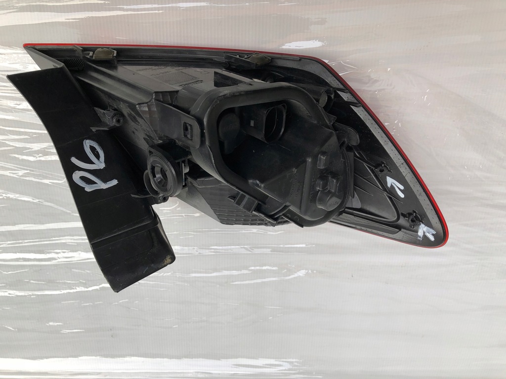 фото №14, Лампа задняя seat leon iii 5f0945095 5f0945096