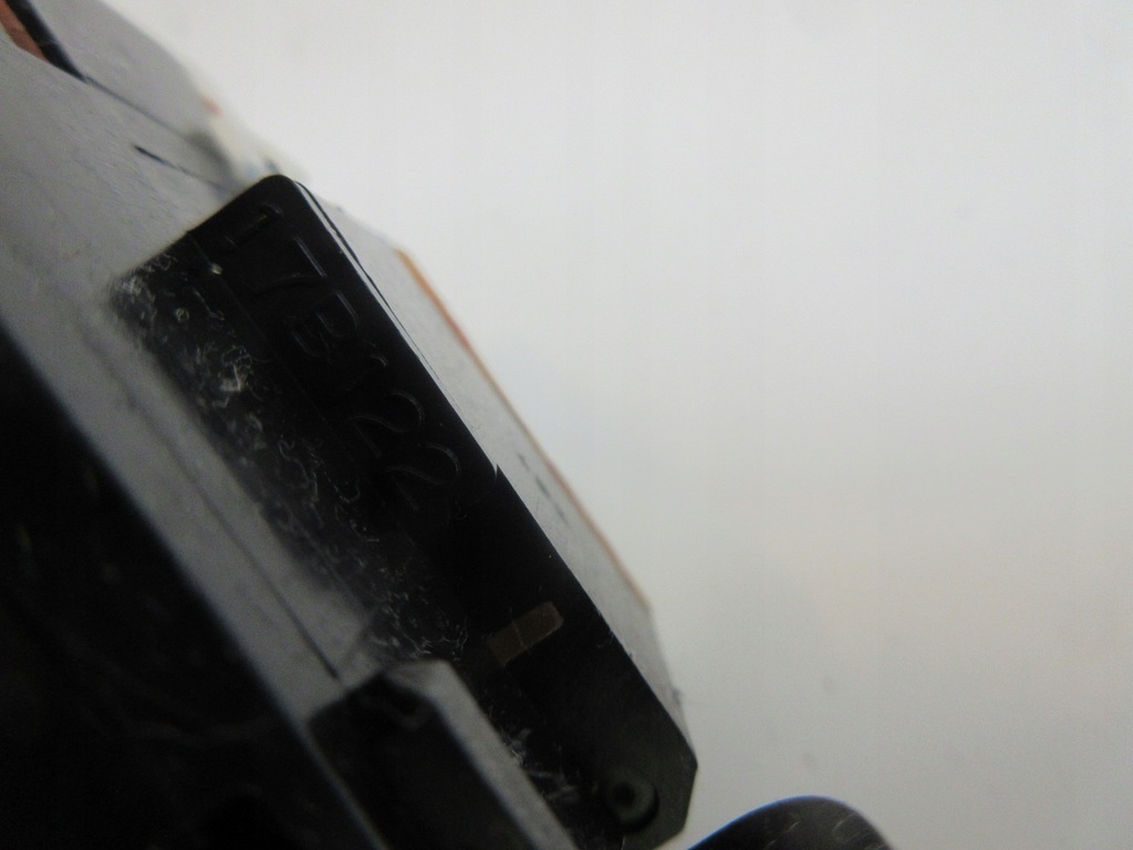 фото №6, Выключатель дворник mazda оригинальный номер 17b122