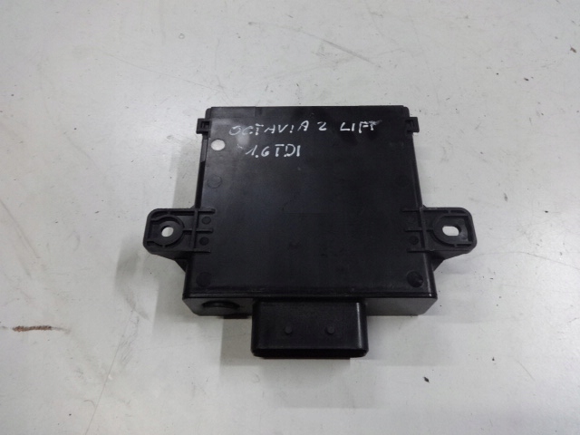 фото №2, Octavia ii lift 08- модуль стабілізатор напруги