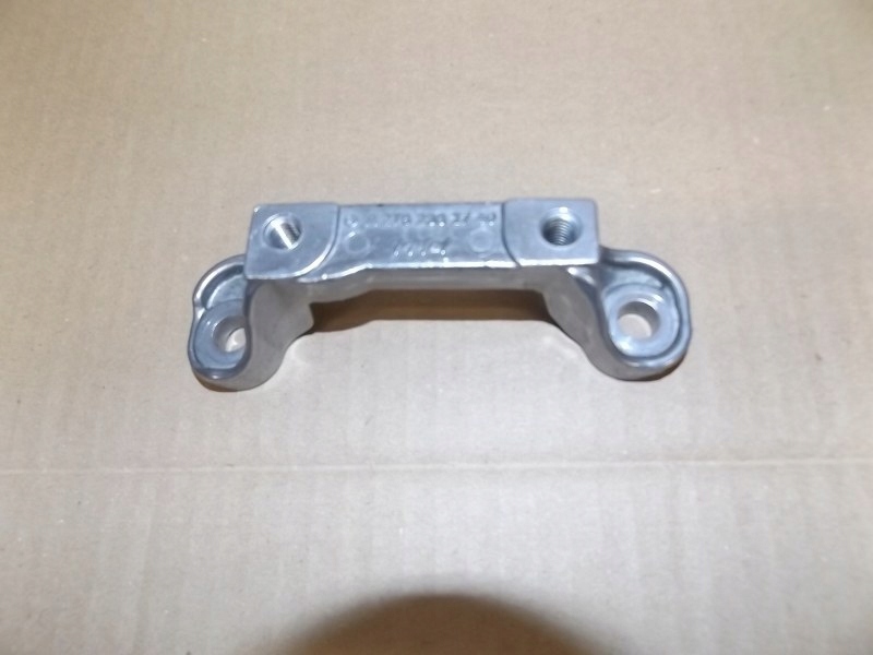 фото №1, Mercedes sl r231 6.3 63 amg кронштейн насоса усилителя