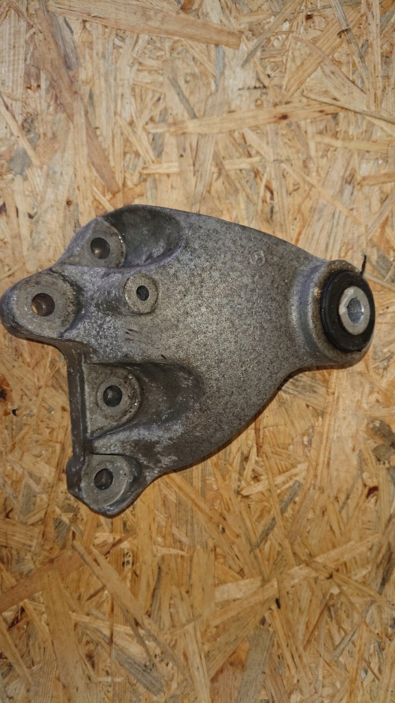 фото №1, Кронштейн двигателя mercedes cla gla a klasa cdi